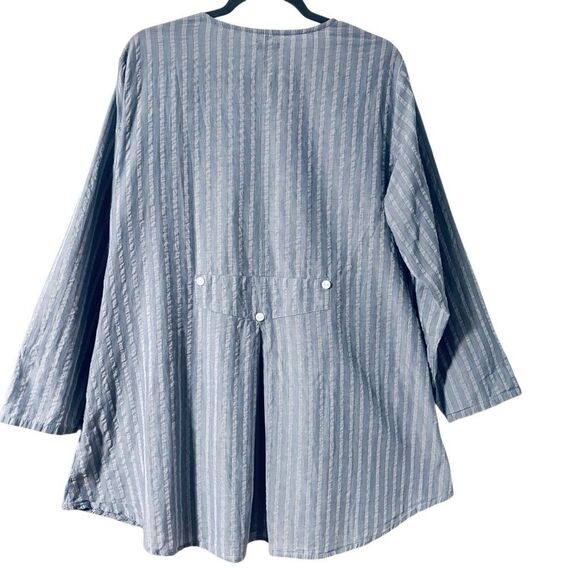 Tulip clothing XL blue white seersucker button front pocket back detail tunic - Picture 3 of 14
